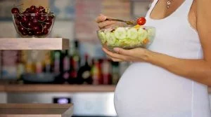 Dieta w ciąży - jak wpływa na słuch dziecka?