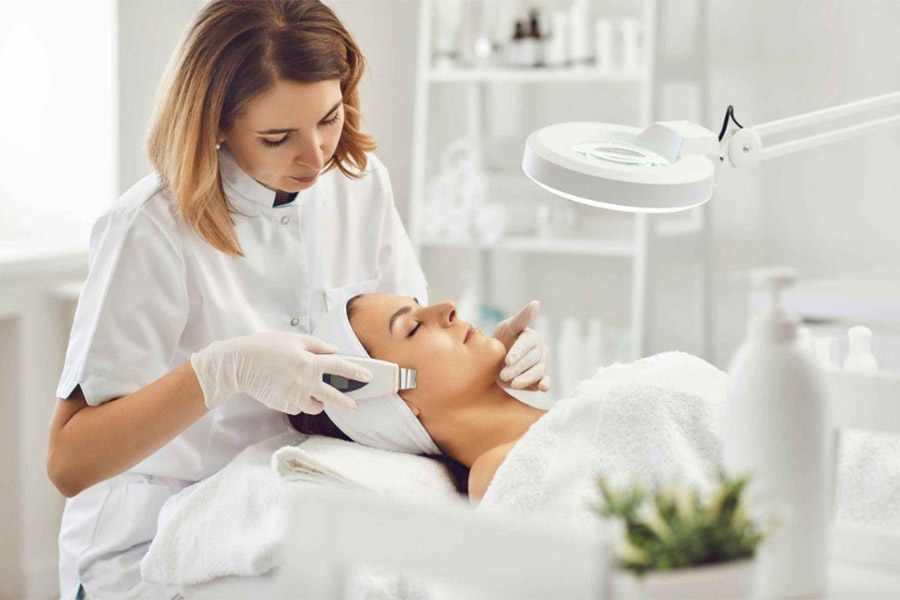 8 najlepszych blogów o kosmetologii oferujących porady ekspertów, samouczki i recenzje produktów