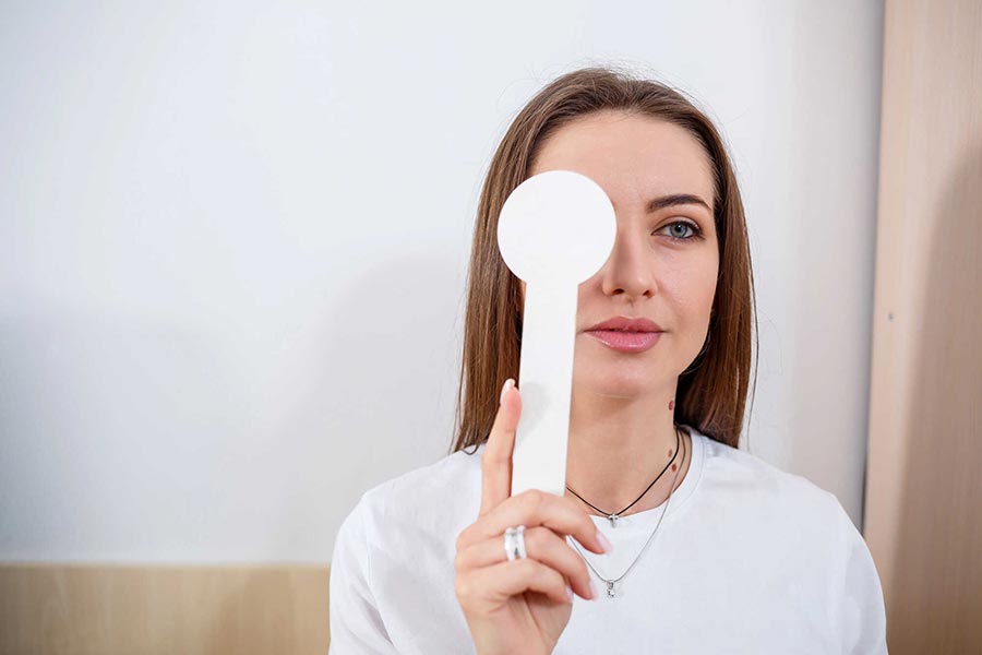 Ranking mitów w okulistyce publicznej. Sprawdzamy fakty dotyczące finansowania zabiegów laserowych w Polsce